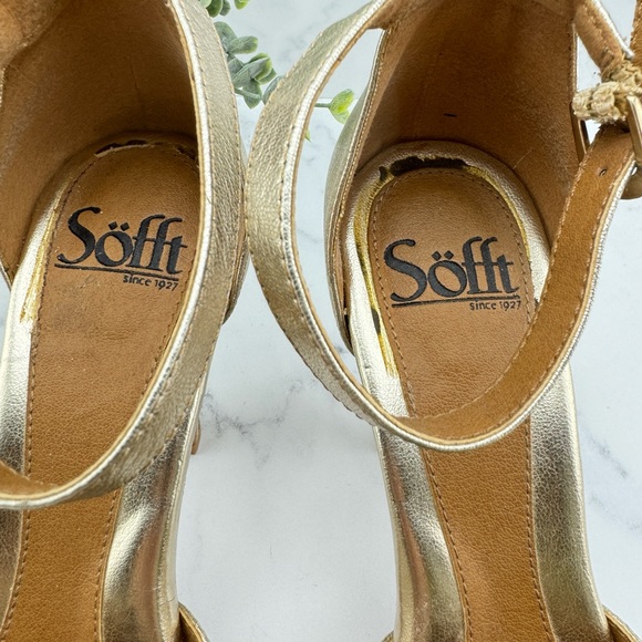 Soft shoes - gold flower - high heels- like new - size 7.5 - Picture 6 of 8